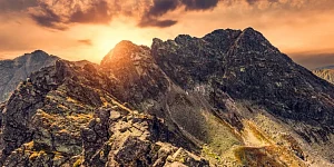 Poznaj najlepsze atrakcje górskie - twój przewodnik po Tatrach Poznaj najlepsze atrakcje górskie - twój przewodnik po Tatrach